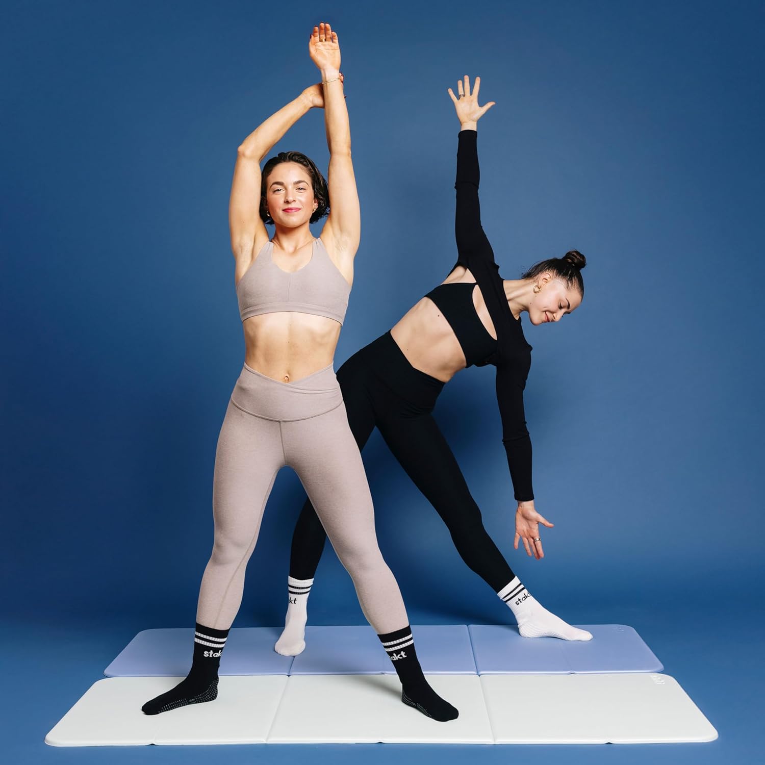 Foldable Yoga Mat in Blue, Pre - đánh giá và giá Yoga Fitness Studio